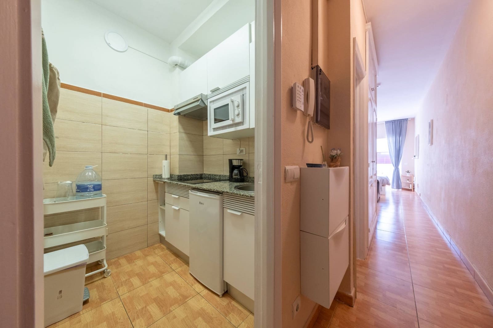 Studio for rent in Las Palmas de Gran Canaria - € 950 (Ref: 9748072)