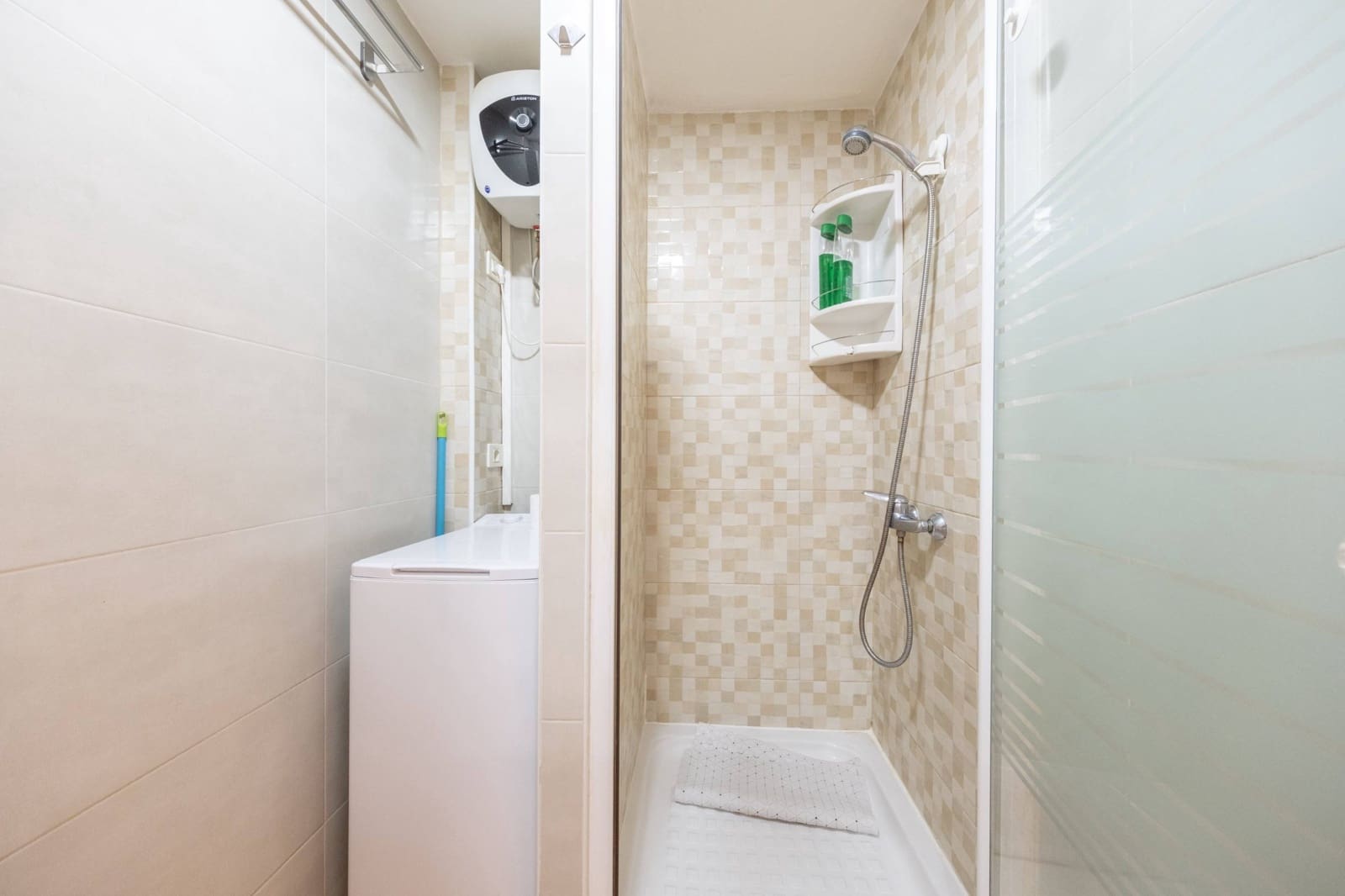 Studio for rent in Las Palmas de Gran Canaria - € 950 (Ref: 9748072)