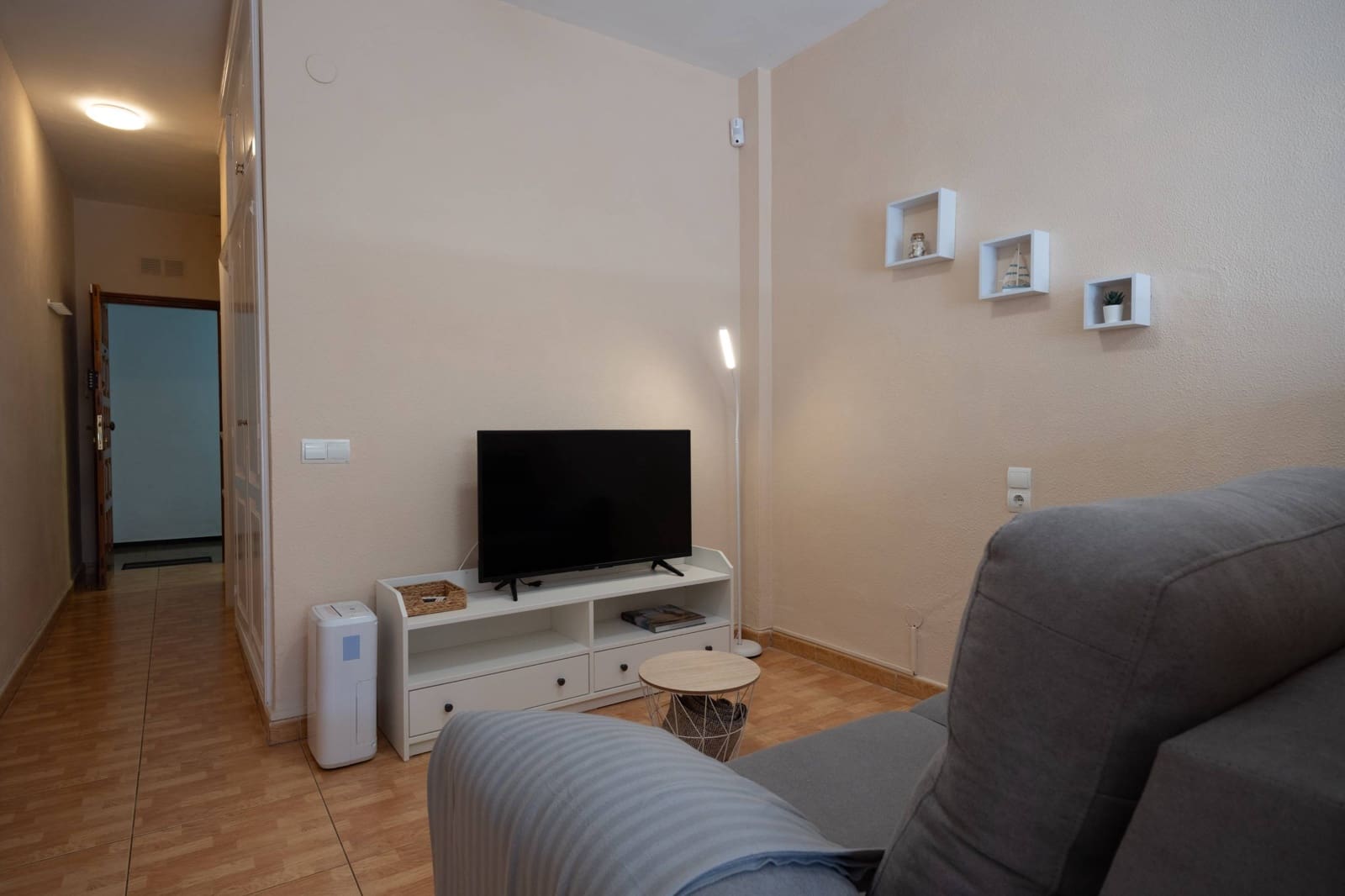 Studio for rent in Las Palmas de Gran Canaria - € 950 (Ref: 9748072)