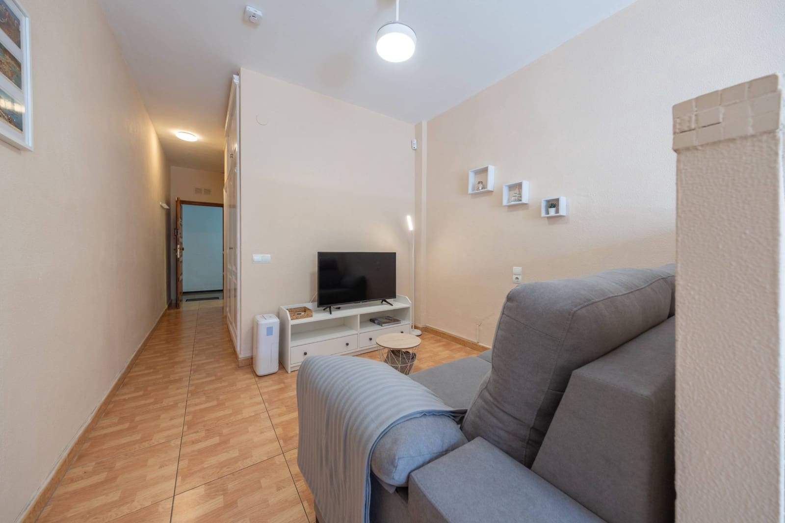 Studio for rent in Las Palmas de Gran Canaria - € 950 (Ref: 9748072)