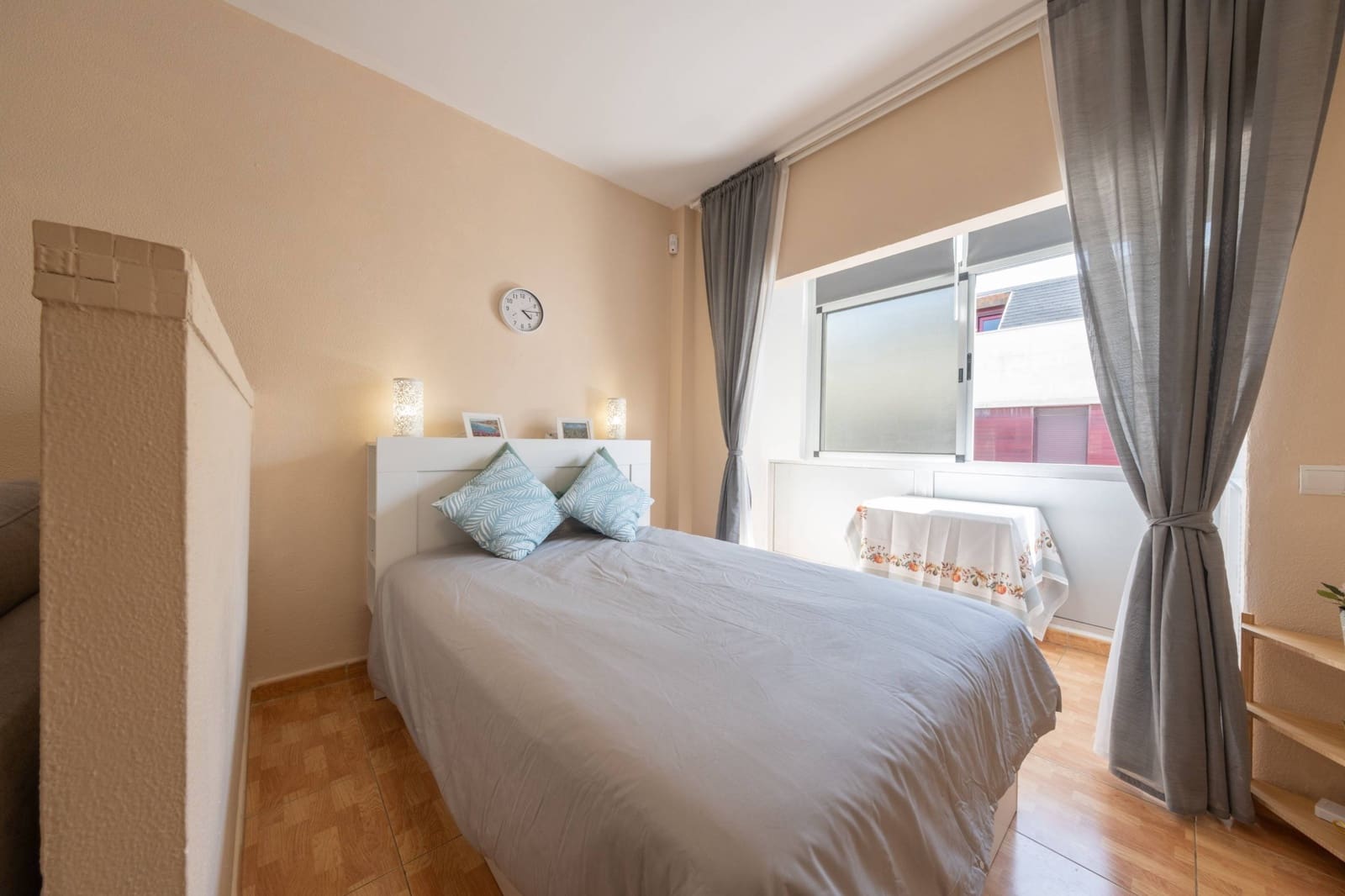 Studio for rent in Las Palmas de Gran Canaria - € 950 (Ref: 9748072)