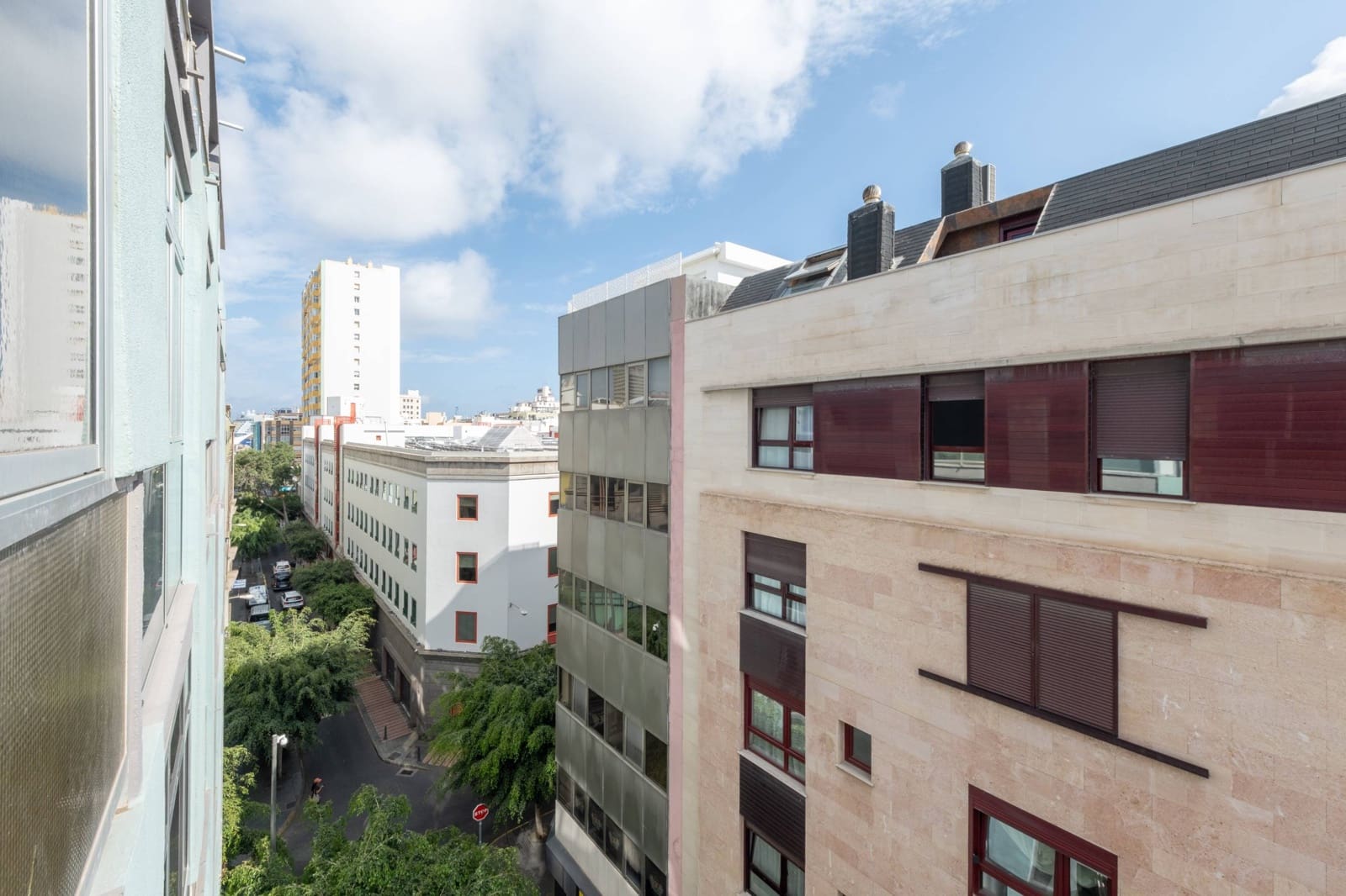 Studio for rent in Las Palmas de Gran Canaria - € 950 (Ref: 9748072)