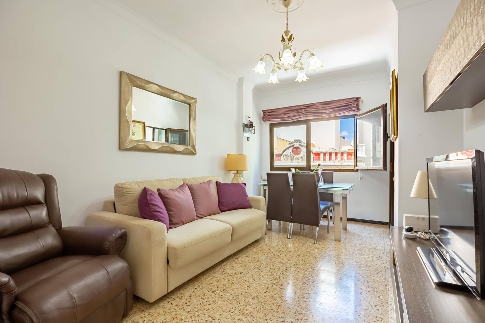 1 soveværelse Lejlighed til salg i Las Palmas de Gran Canaria med garage - € 289.000 (Ref: 9755691)