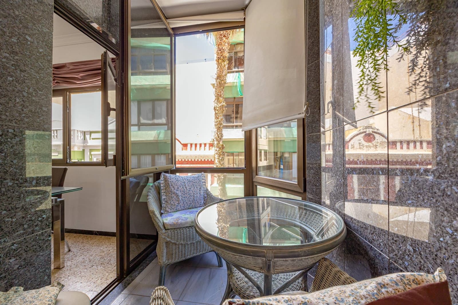 1 soveværelse Lejlighed til salg i Las Palmas de Gran Canaria med garage - € 289.000 (Ref: 9755691)