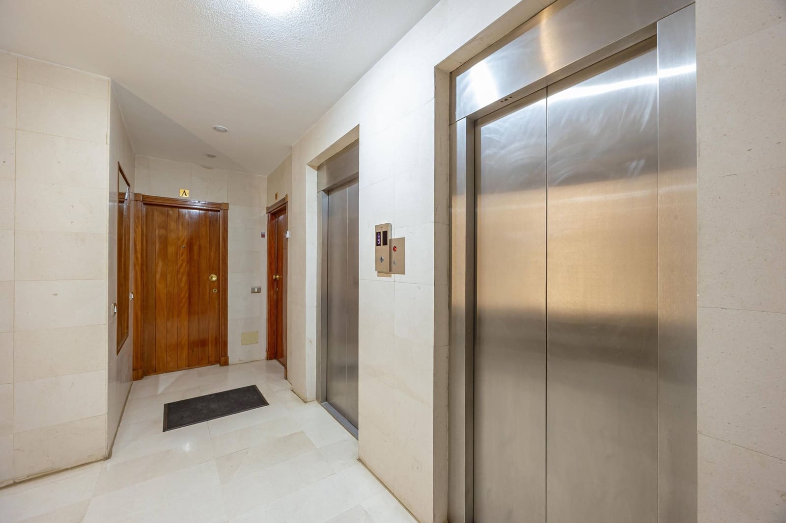 3 bedroom Flat for sale in Las Palmas de Gran Canaria - € 450,000 (Ref: 9758972)