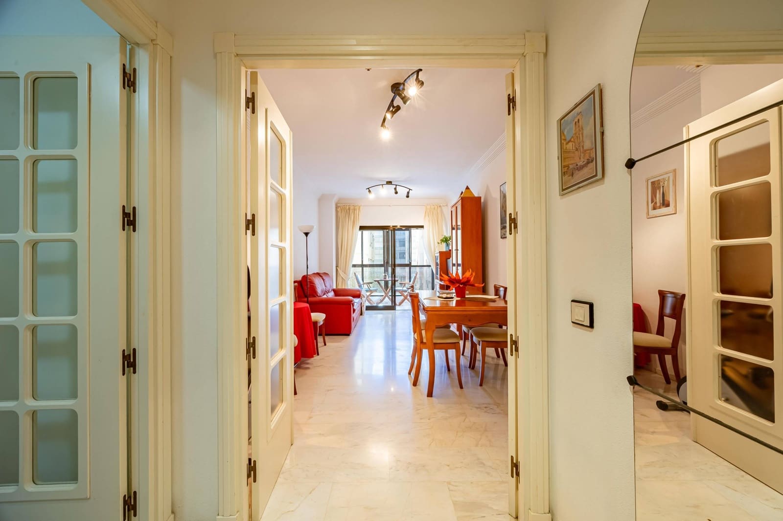 3 bedroom Flat for sale in Las Palmas de Gran Canaria - € 450,000 (Ref: 9758972)