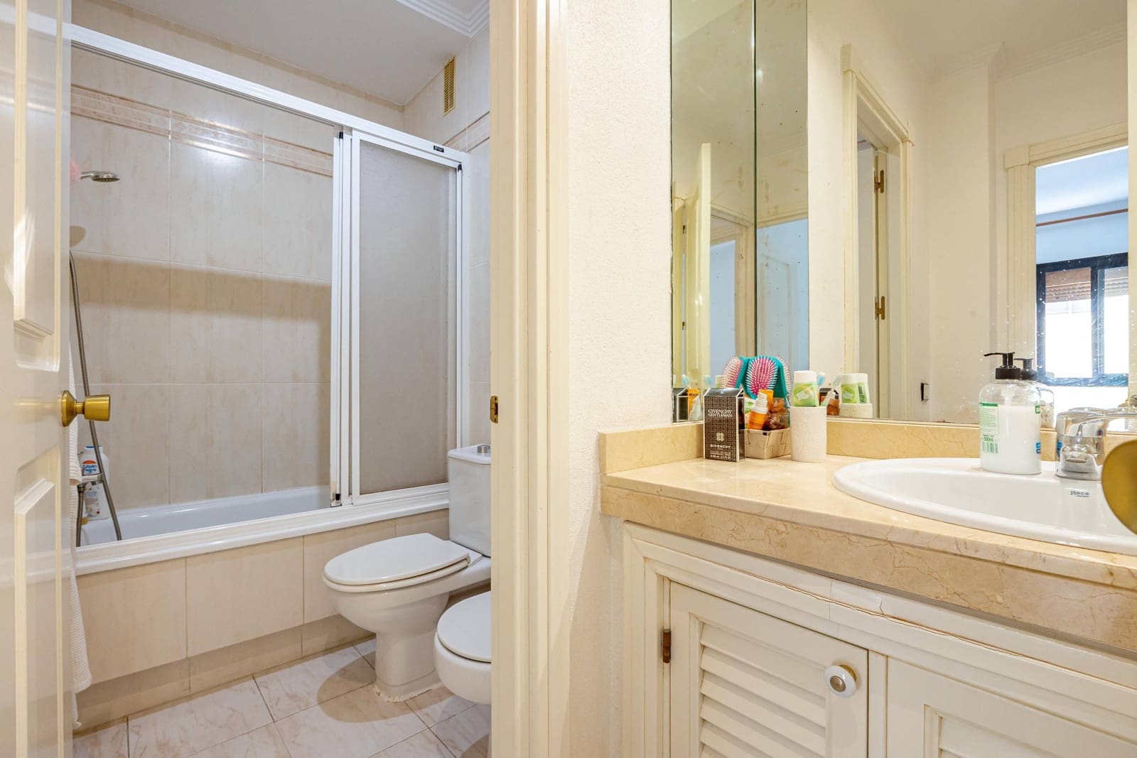 3 bedroom Flat for sale in Las Palmas de Gran Canaria - € 450,000 (Ref: 9758972)