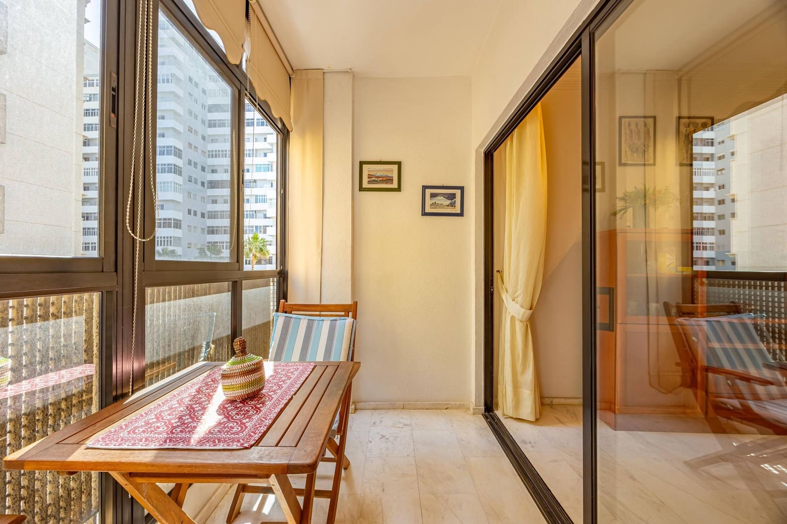 3 bedroom Flat for sale in Las Palmas de Gran Canaria - € 450,000 (Ref: 9758972)