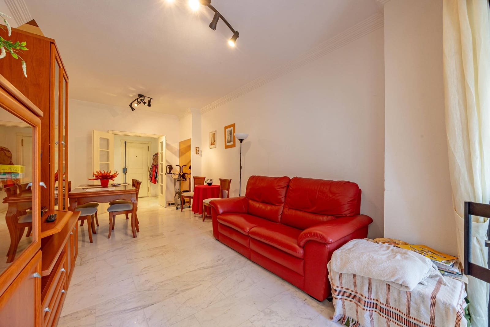 3 bedroom Flat for sale in Las Palmas de Gran Canaria - € 450,000 (Ref: 9758972)