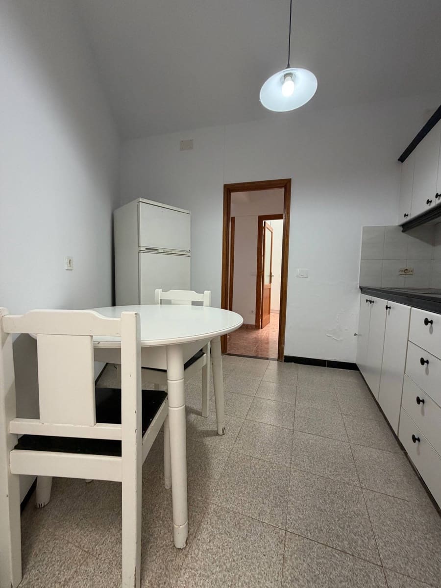 5 soverom Hus til salgs i Telde med garasje - € 305 000 (Ref: 9758974)