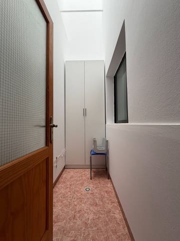 5 soverom Hus til salgs i Telde med garasje - € 305 000 (Ref: 9758974)