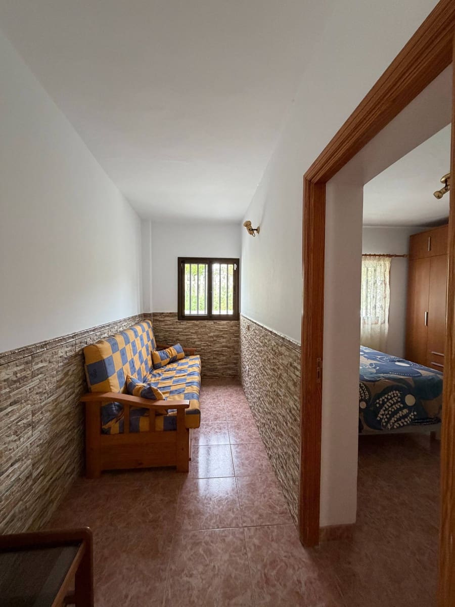 5 soverom Hus til salgs i Telde med garasje - € 305 000 (Ref: 9758974)