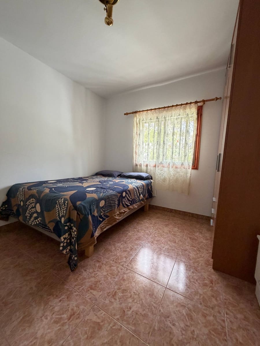 5 soverom Hus til salgs i Telde med garasje - € 305 000 (Ref: 9758974)