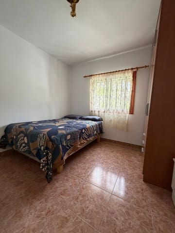 5 soverom Hus til salgs i Telde med garasje - € 305 000 (Ref: 9758974)