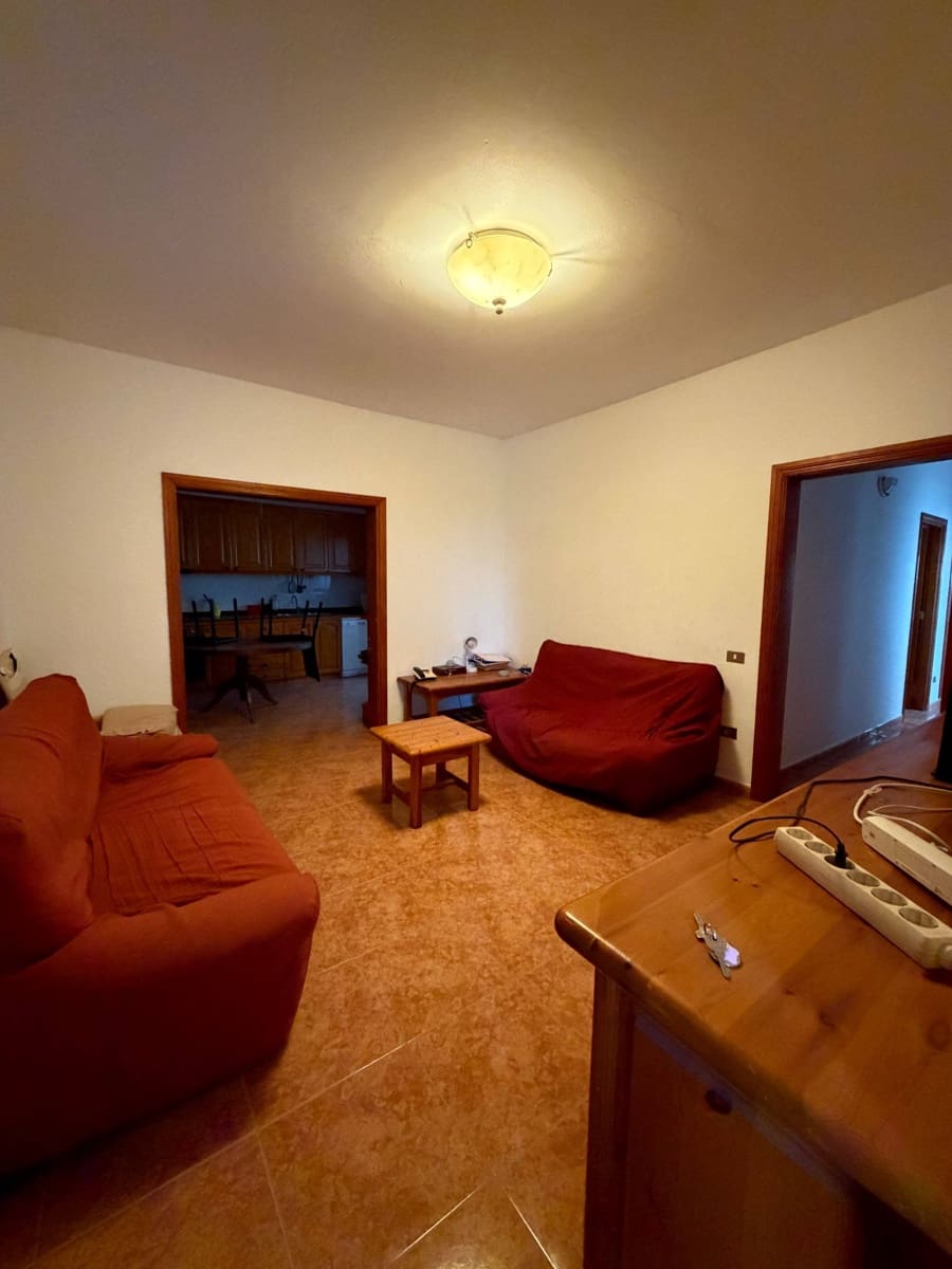 5 soverom Hus til salgs i Telde med garasje - € 305 000 (Ref: 9758974)