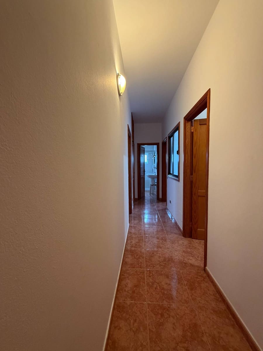 5 soverom Hus til salgs i Telde med garasje - € 305 000 (Ref: 9758974)