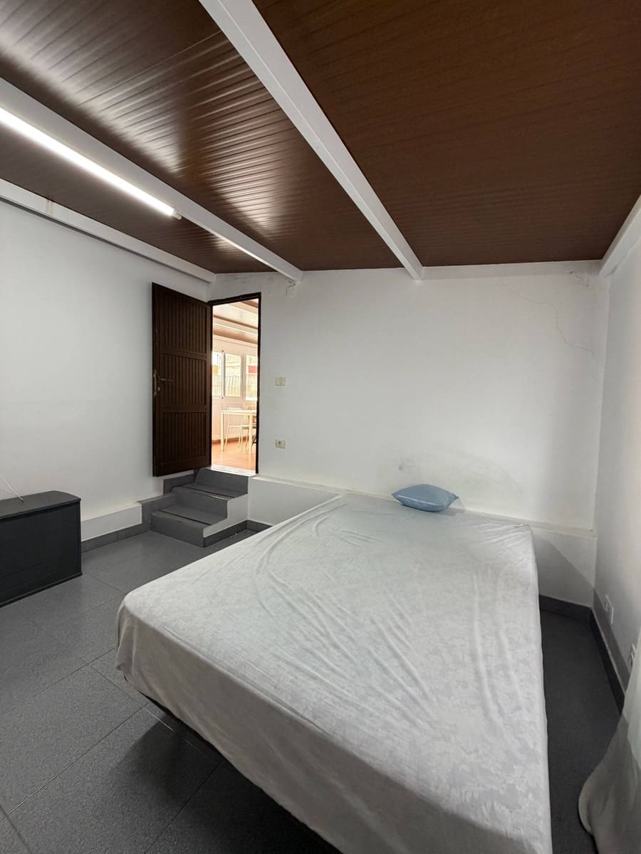 5 soverom Hus til salgs i Telde med garasje - € 305 000 (Ref: 9758974)