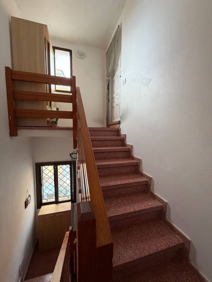 5 soverom Hus til salgs i Telde med garasje - € 305 000 (Ref: 9758974)