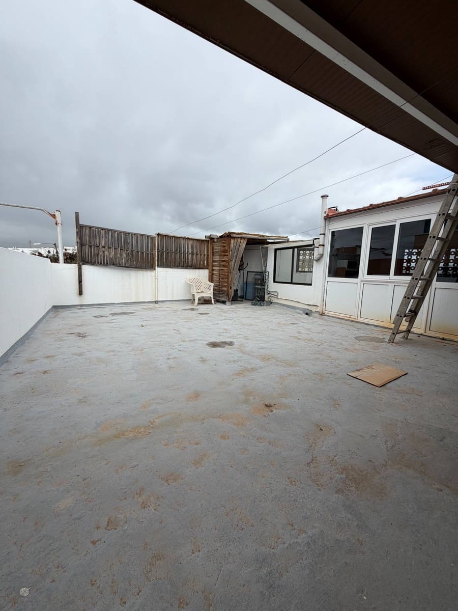 5 soverom Hus til salgs i Telde med garasje - € 305 000 (Ref: 9758974)