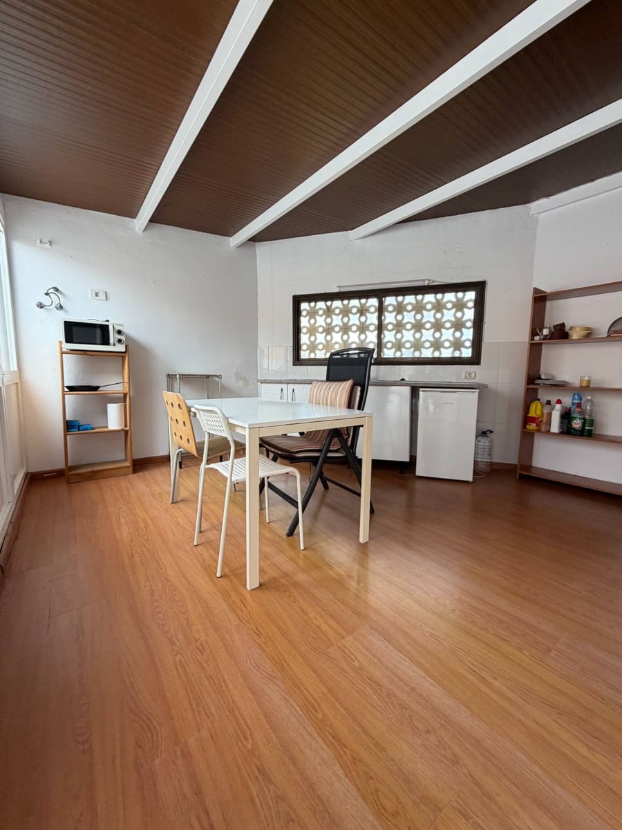 5 soverom Hus til salgs i Telde med garasje - € 305 000 (Ref: 9758974)