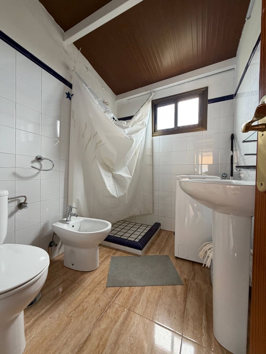 5 soverom Hus til salgs i Telde med garasje - € 305 000 (Ref: 9758974)