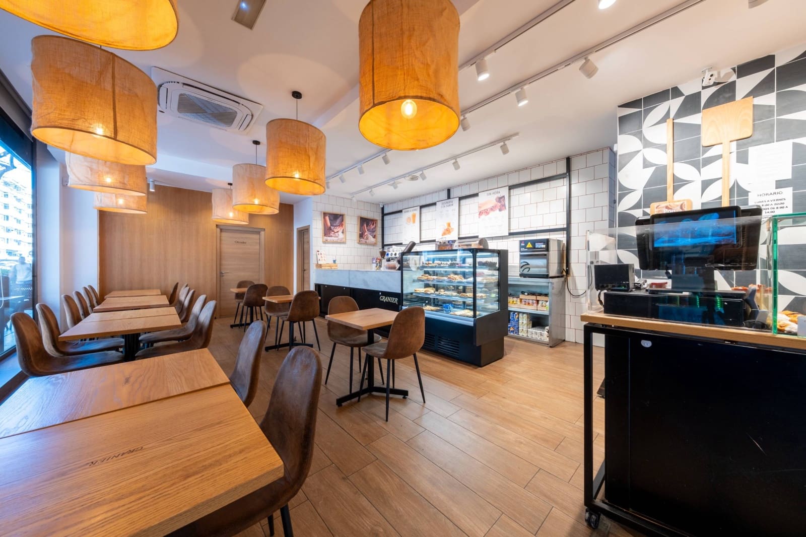 Business for rent in Las Palmas de Gran Canaria - € 2,890 (Ref: 9770671)