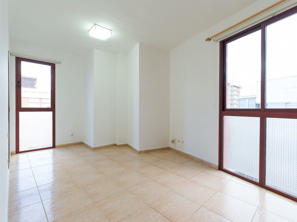 3 makuuhuone Asunto vuokrattavana paikassa Las Palmas de Gran Canaria mukana 
autotalli - 1 300 € (Ref: 9770672)