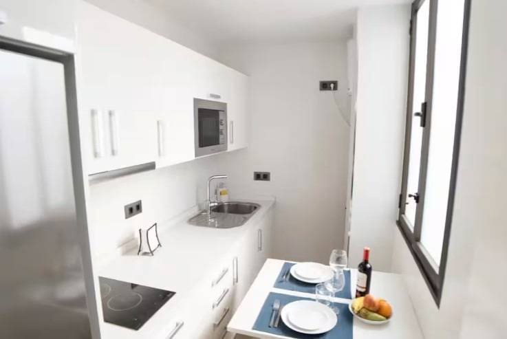 Studio for rent in Las Palmas de Gran Canaria - € 950 (Ref: 9770673)