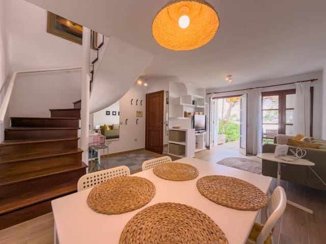 2 soveværelse Rækkehus til salg i San Cristóbal de La Laguna med garage - € 305.000 (Ref: 9770674)