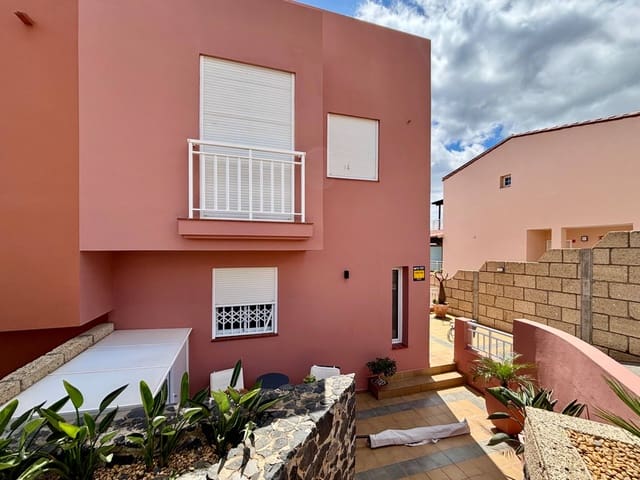 3 sovrum Semi-fristående Villa till salu i Barranco Hondo, Candelaria med pool garage - 630 000 € (Ref: 9780566)