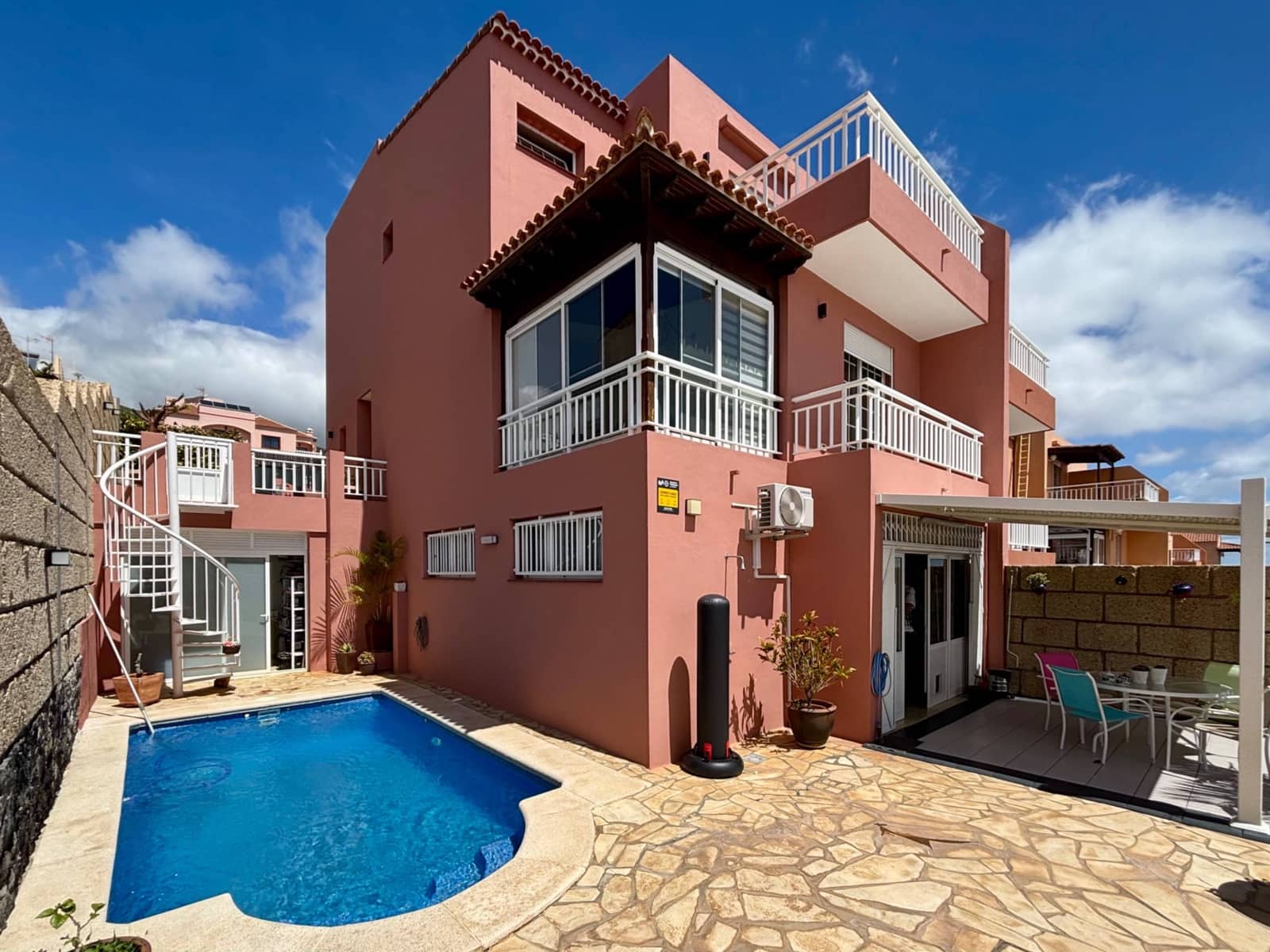 3 sovrum Semi-fristående Villa till salu i Barranco Hondo med pool garage - 630 000 € (Ref: 9780566)