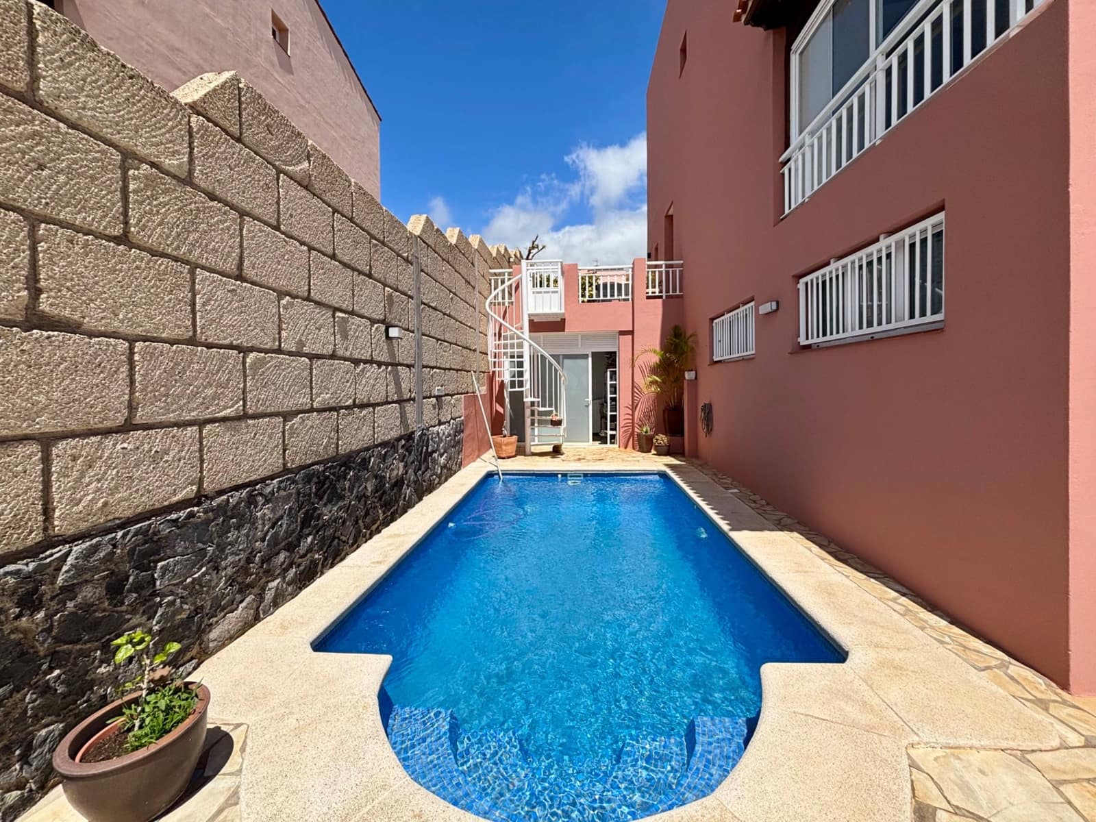 3 sovrum Semi-fristående Villa till salu i Barranco Hondo med pool garage - 630 000 € (Ref: 9780566)