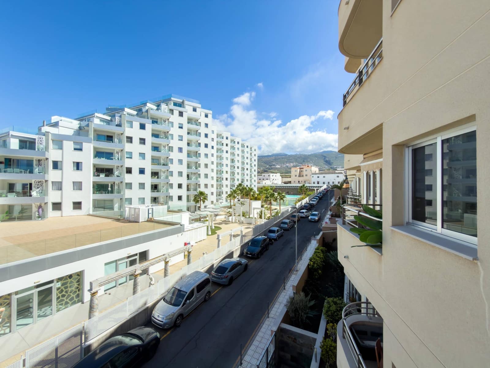 2 soverom Leilighet til salgs i Playa Paraiso med svømmebasseng garasje - € 320 000 (Ref: 9780567)