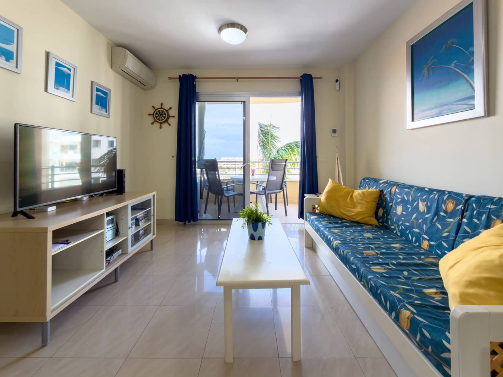 2 soverom Leilighet til salgs i Playa Paraiso med svømmebasseng garasje - € 320 000 (Ref: 9780567)