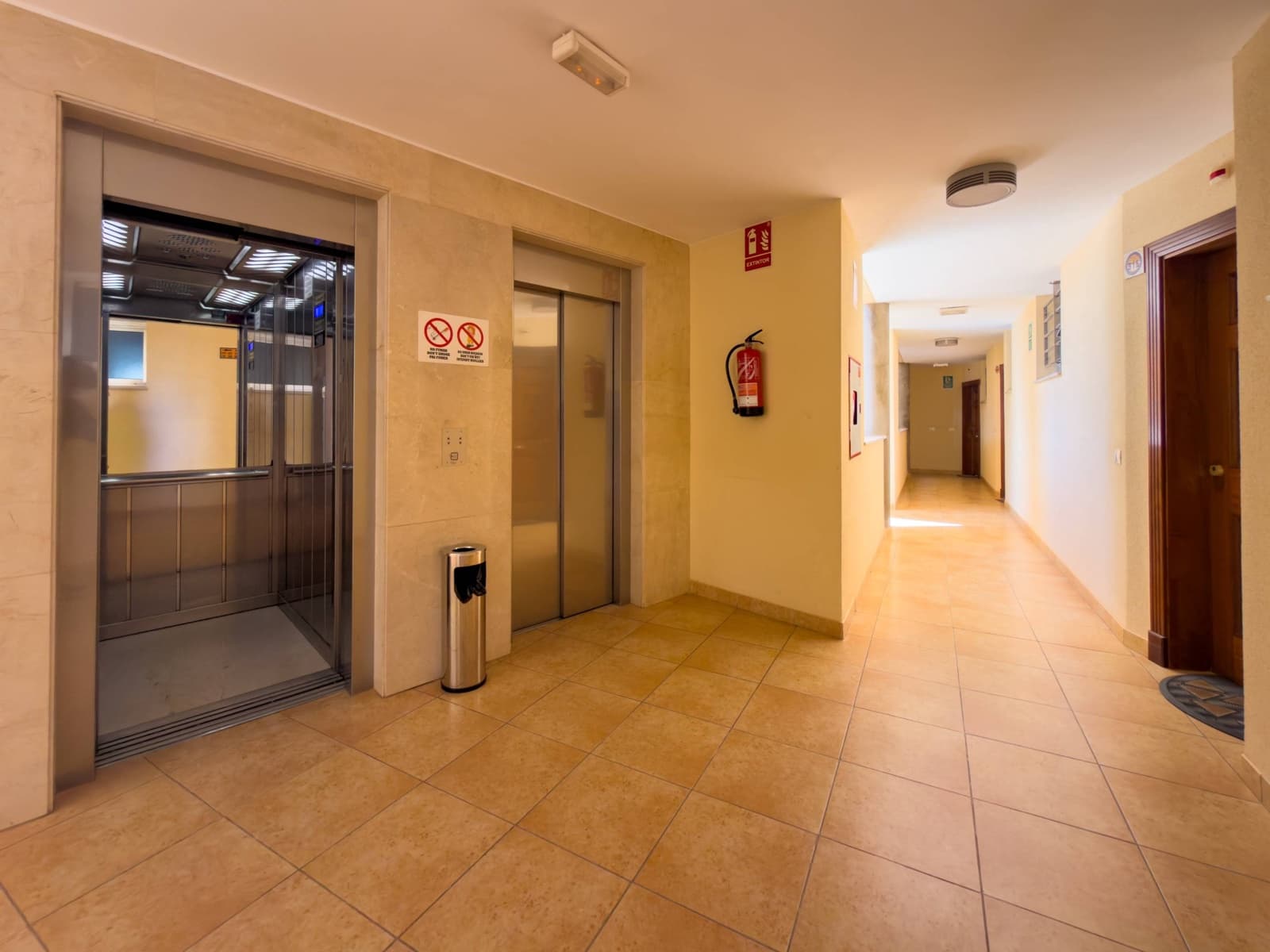 2 soverom Leilighet til salgs i Playa Paraiso med svømmebasseng garasje - € 320 000 (Ref: 9780567)