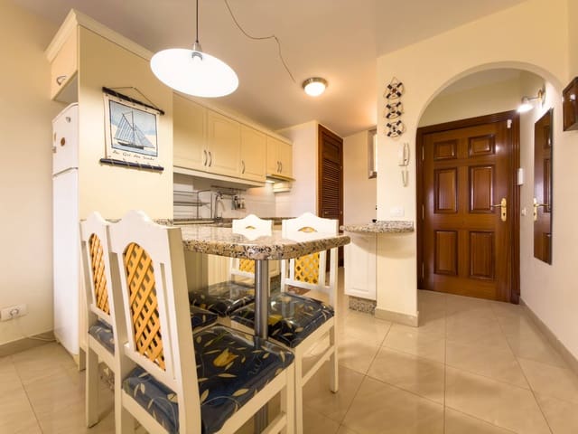 2 soverom Leilighet til salgs i Playa Paraiso, Adeje med svømmebasseng garasje - € 320 000 (Ref: 9780567)