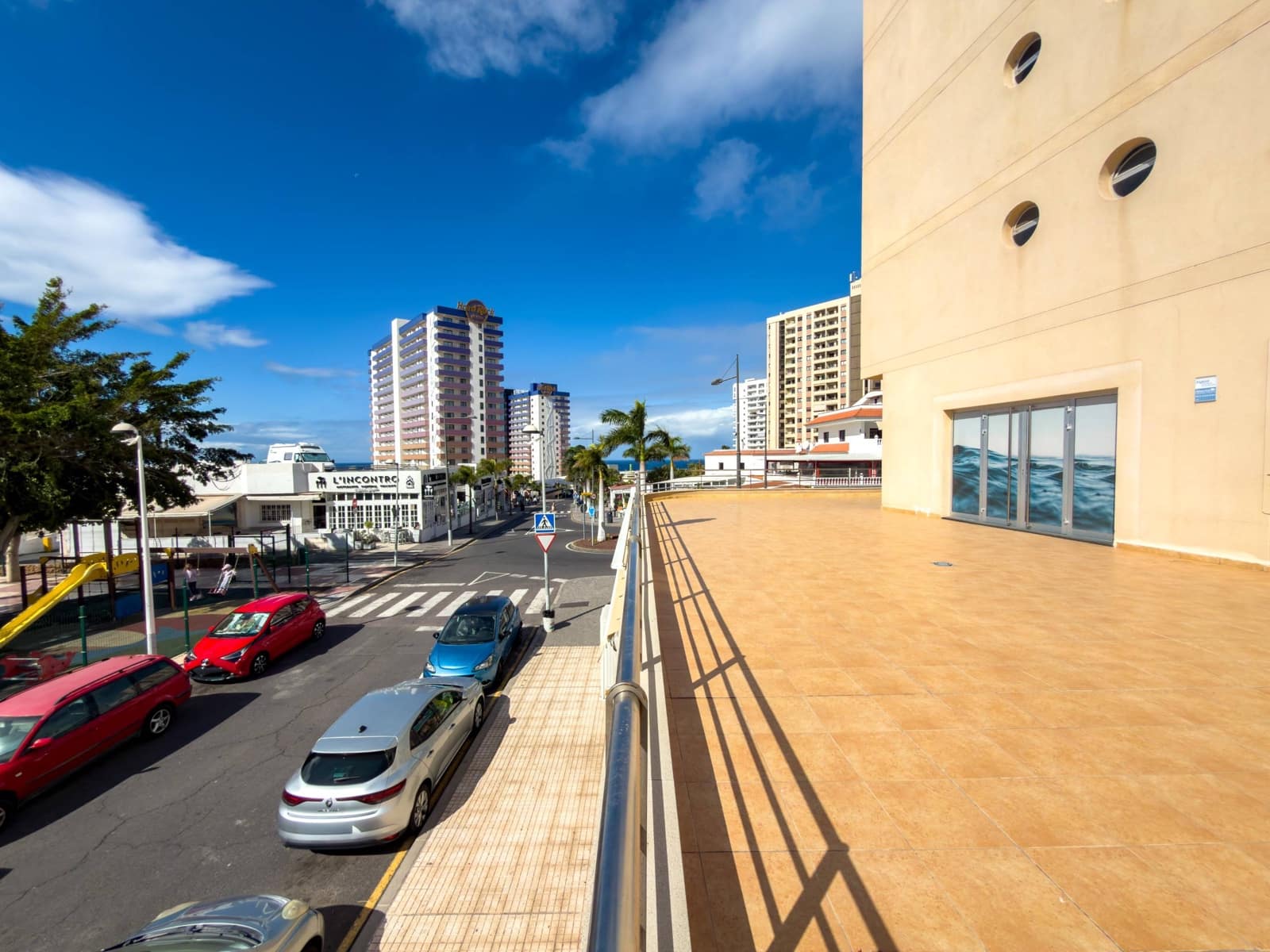 2 soverom Leilighet til salgs i Playa Paraiso med svømmebasseng garasje - € 320 000 (Ref: 9780567)