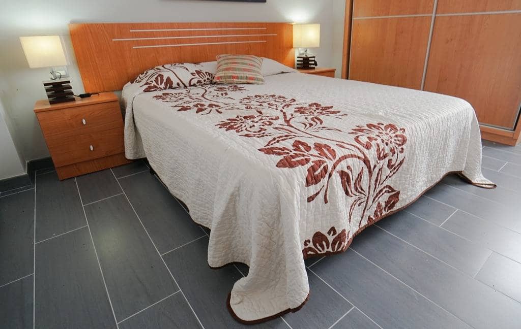 2 quarto Apartamento para venda em Las Palmas de Gran Canaria com garagem - 315 000 € (Ref: 9783000)