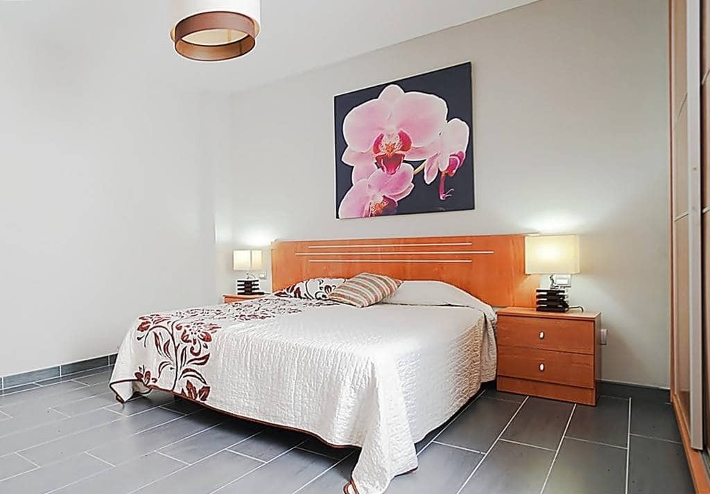 2 quarto Apartamento para venda em Las Palmas de Gran Canaria com garagem - 315 000 € (Ref: 9783000)