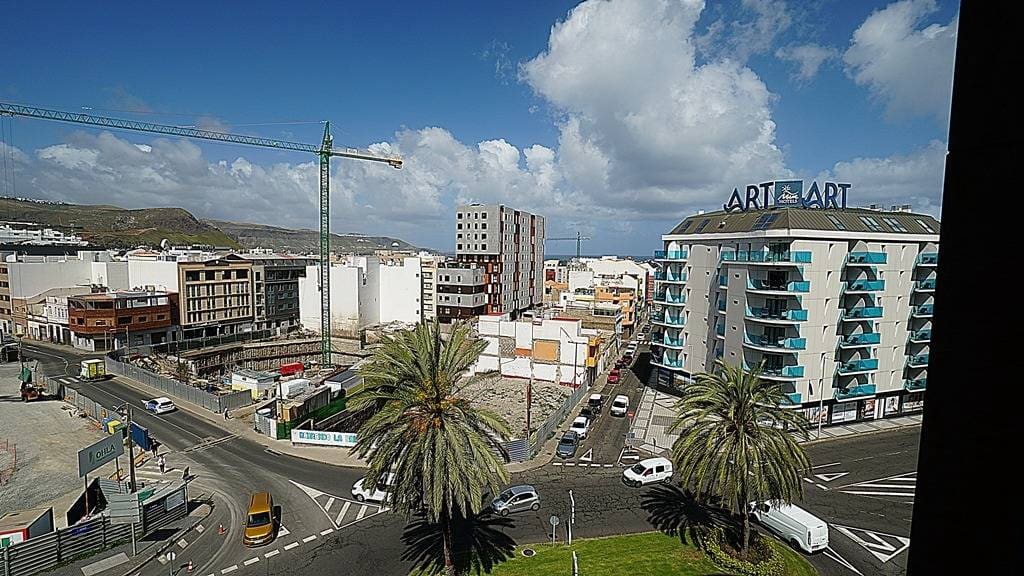 2 quarto Apartamento para venda em Las Palmas de Gran Canaria com garagem - 315 000 € (Ref: 9783000)