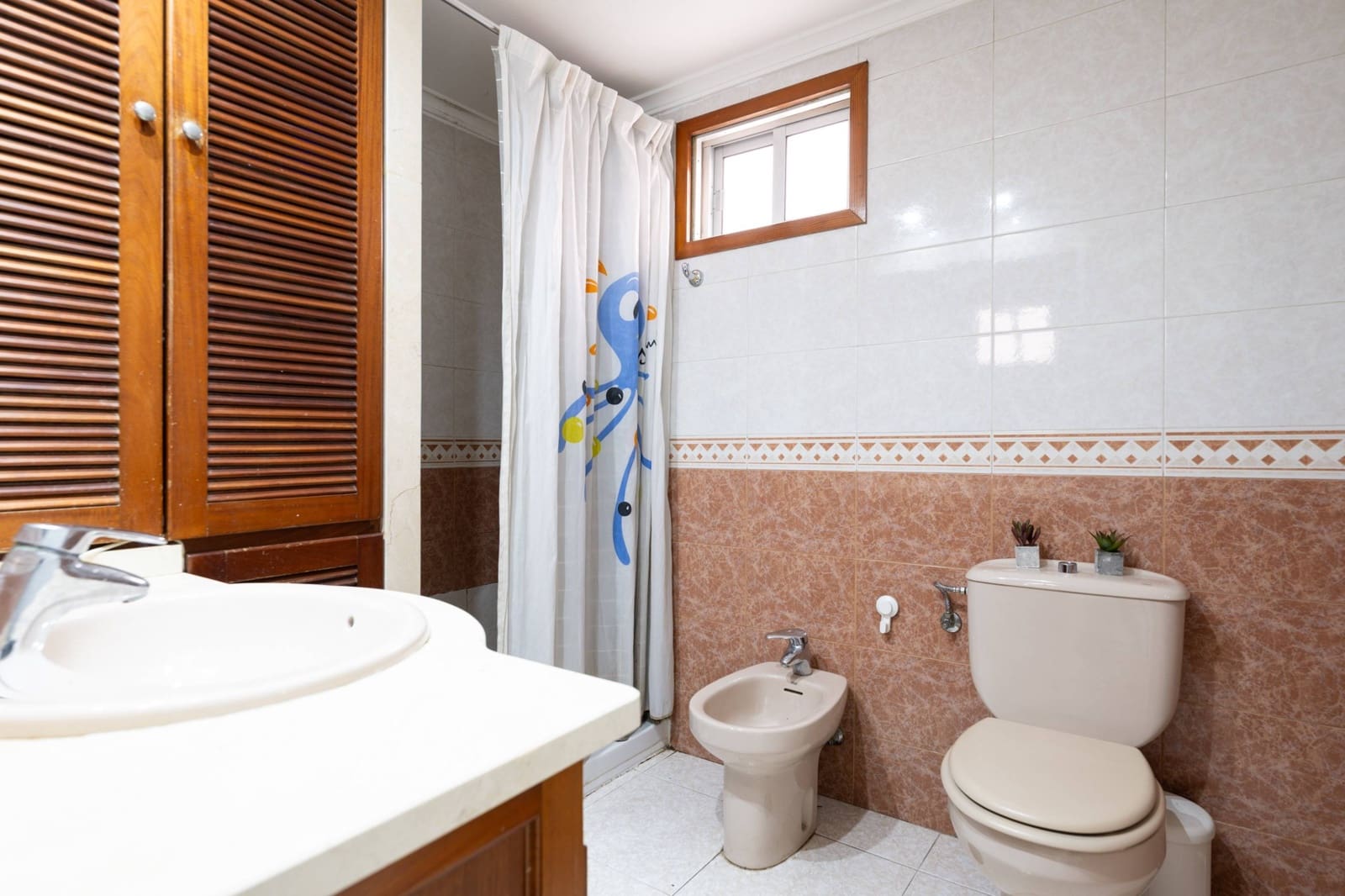 4 makuuhuone Asunto myytävänä paikassa Las Palmas de Gran Canaria mukana 
autotalli - 250 000 € (Ref: 9783001)