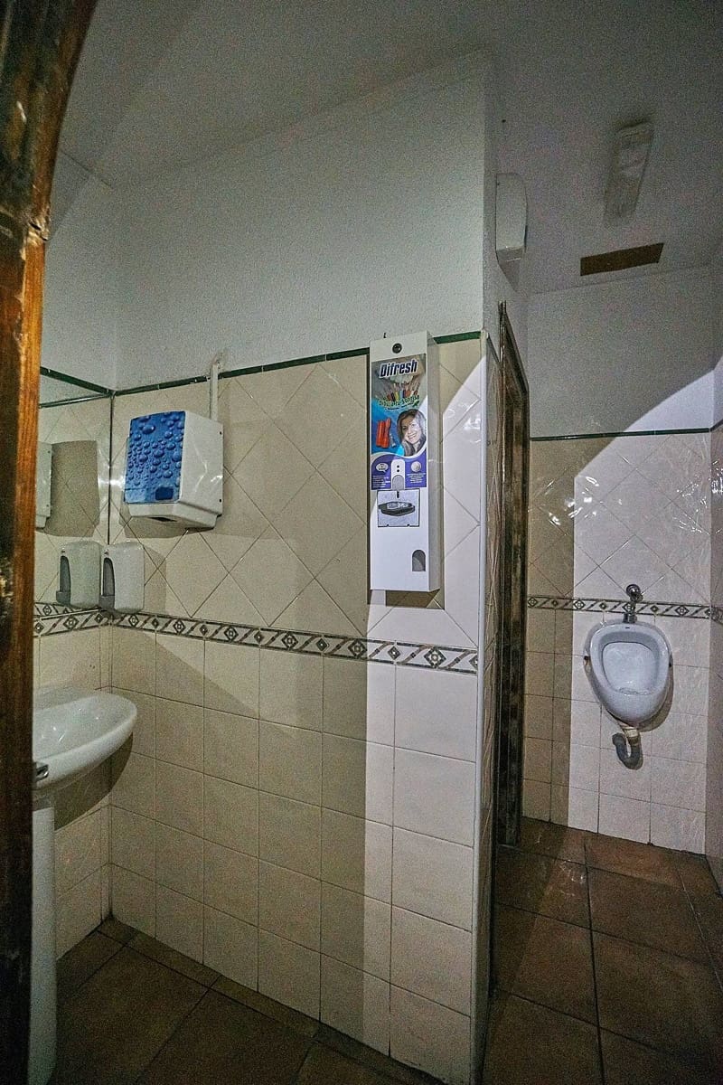 Commercial for rent in Las Palmas de Gran Canaria - € 2,700 (Ref: 9788405)