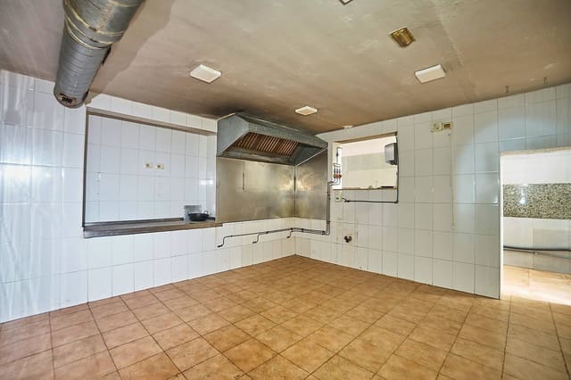 Gewerbe zu vermieten in Santa Catalina - Canteras, Las Palmas de Gran Canaria - 2.700 € (Ref: 9788405)