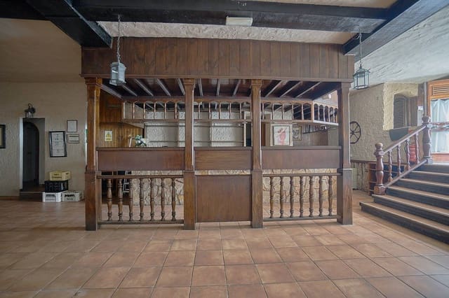 Gewerbe zu vermieten in Santa Catalina - Canteras, Las Palmas de Gran Canaria - 2.700 € (Ref: 9788405)