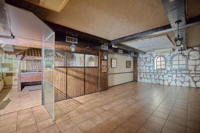 Gewerbe zu vermieten in Santa Catalina - Canteras, Las Palmas de Gran Canaria - 2.700 € (Ref: 9788405)