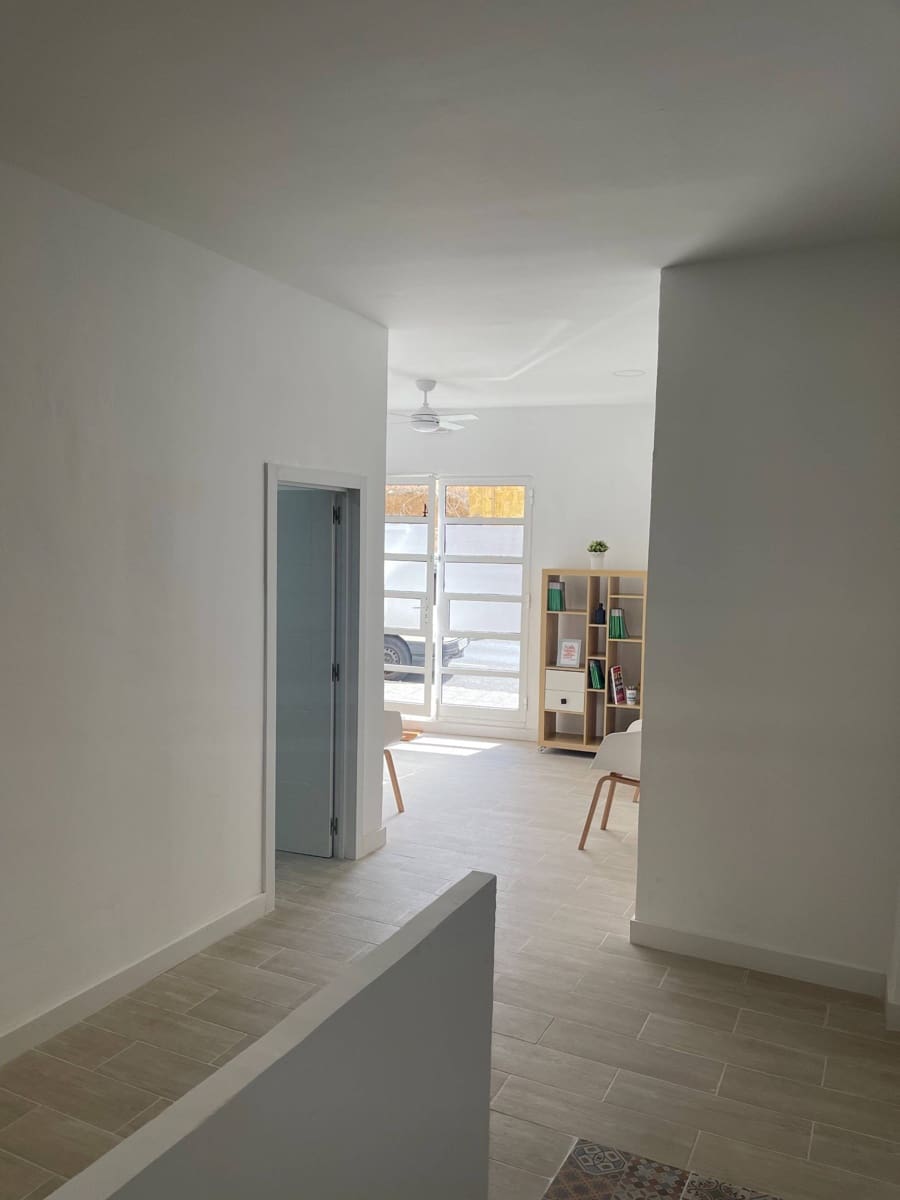 1 slaapkamer Commercieel te koop in Telde - € 137.500 (Ref: 9794641)