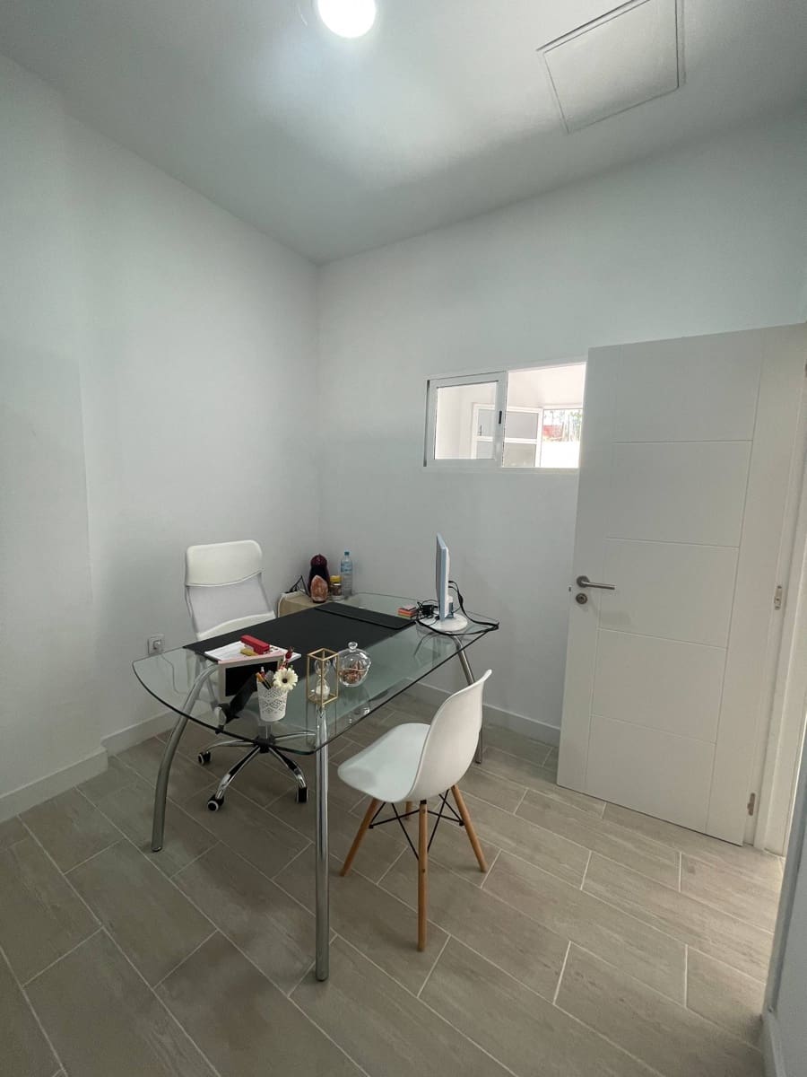 1 slaapkamer Commercieel te koop in Telde - € 137.500 (Ref: 9794641)