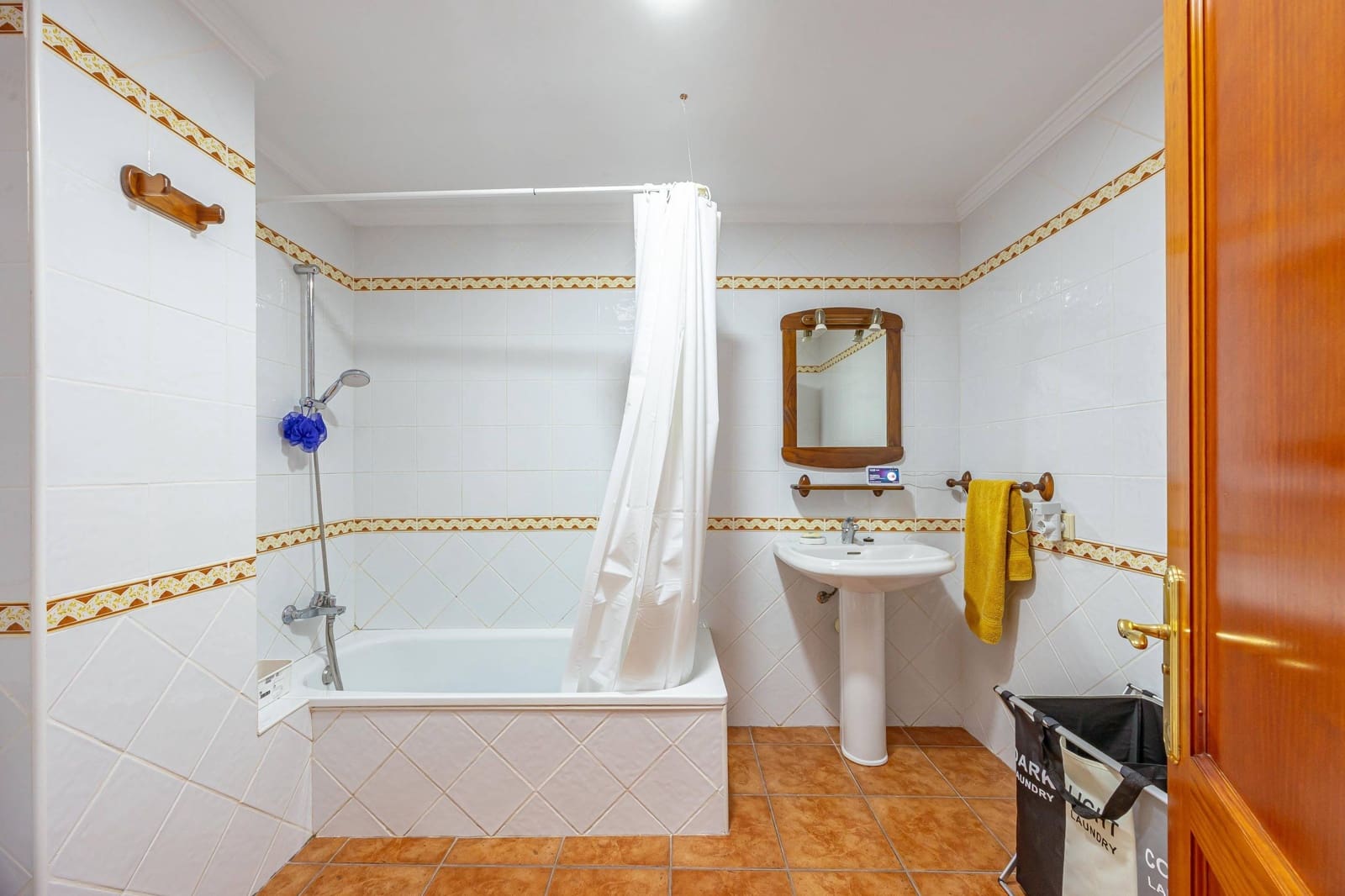 4 bedroom Apartment for sale in Las Palmas de Gran Canaria with garage - € 360,000 (Ref: 9797115)