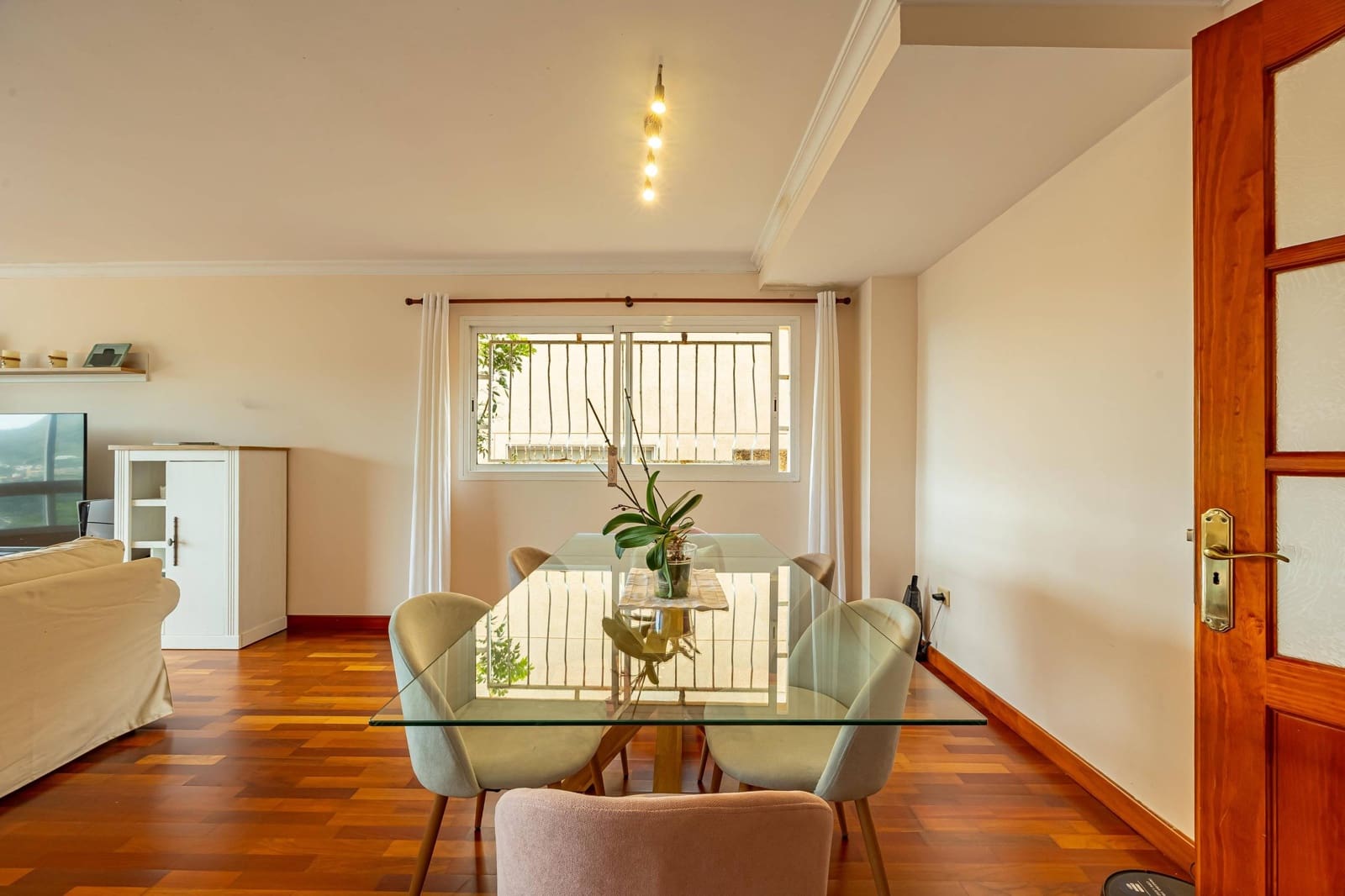 5 bedroom Apartment for sale in Las Palmas de Gran Canaria with garage - € 360,000 (Ref: 9797115)