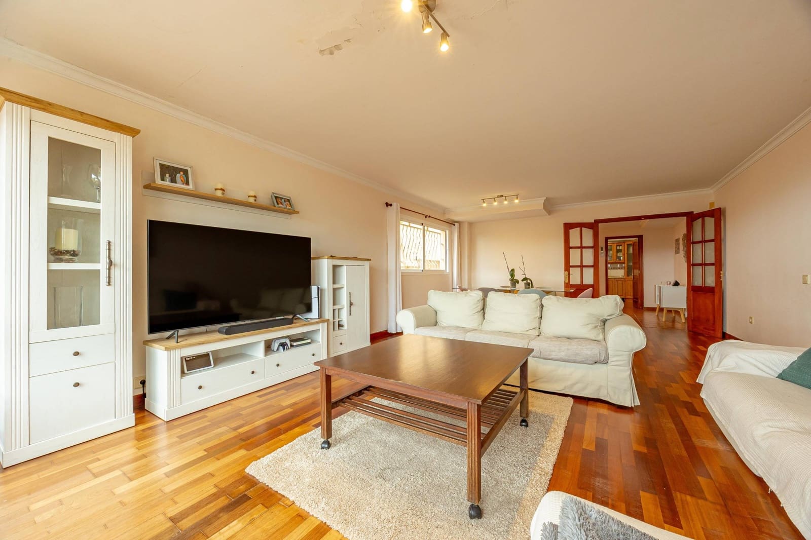 5 bedroom Apartment for sale in Las Palmas de Gran Canaria with garage - € 360,000 (Ref: 9797115)